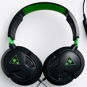 Turtle Beach Gaming Headset – Over-Ear Wired Headphones – Black/Green